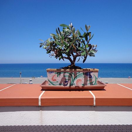 Vacanze Al Mare Patrizia'S Sweet Home Terme Vigliatore Ngoại thất bức ảnh